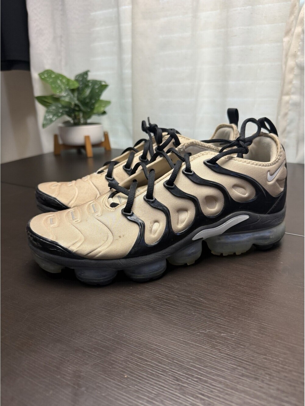 Nike Air Vapor Max Plus Beige and Black Men's 11 Shoes. w/o original box
